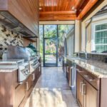 Choosing the best outdoor kitchen cabinets