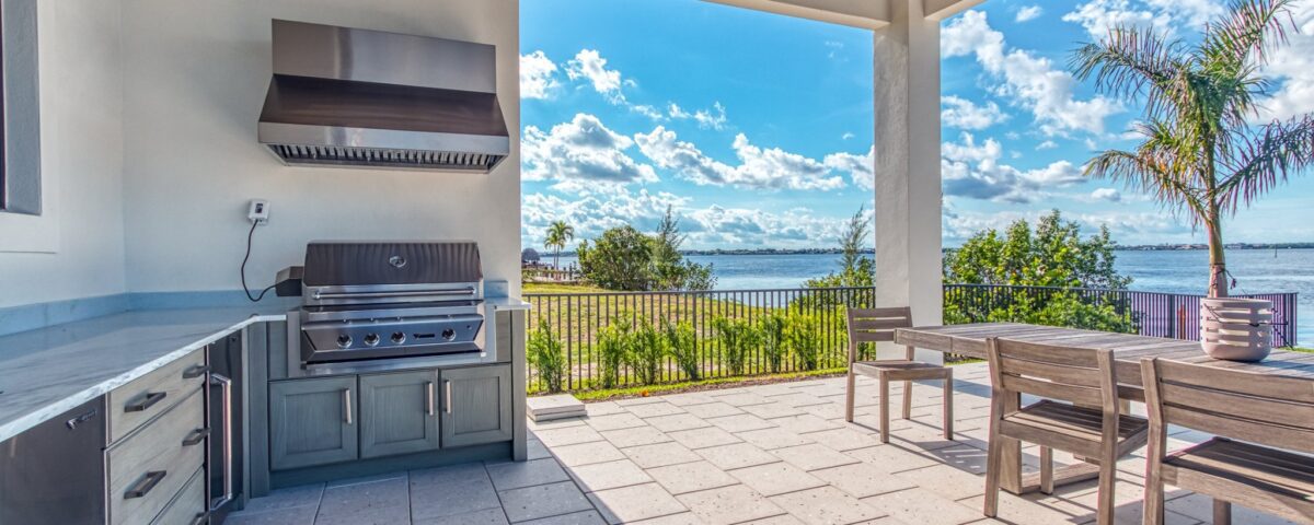 outdoor kitchen