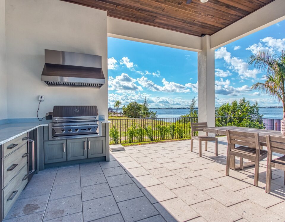 outdoor kitchen