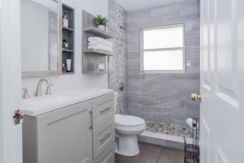 Elegant Small Bathroom Storage Ideas for Southwest Florida Homes A small bathroom with great storage and organization options